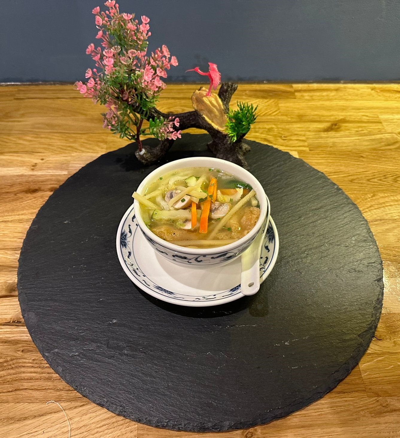 Sauer-Scharf-Suppe